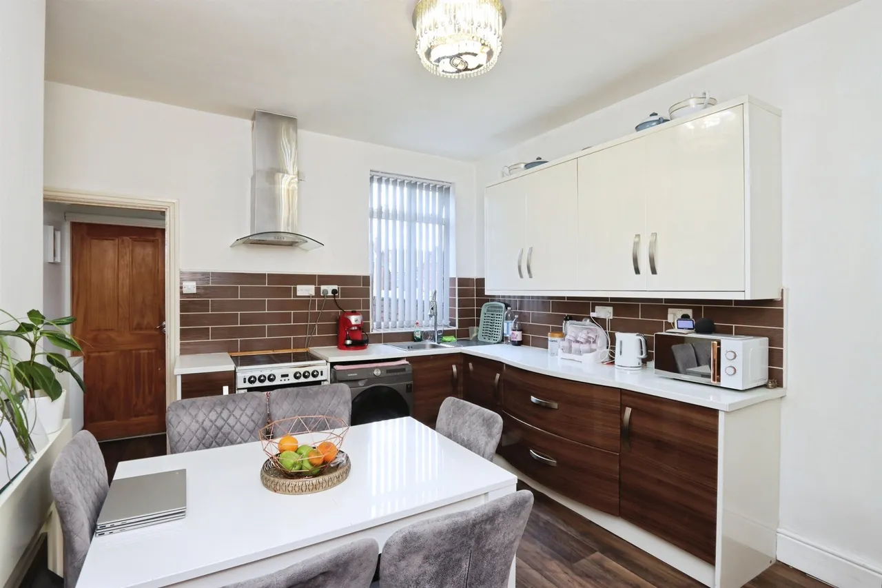 Albion Road, Clifton, Rotherham, photo 3