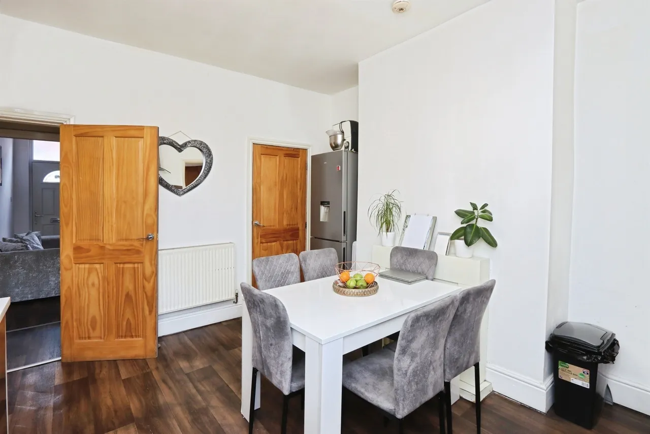 Albion Road, Clifton, Rotherham, photo 6