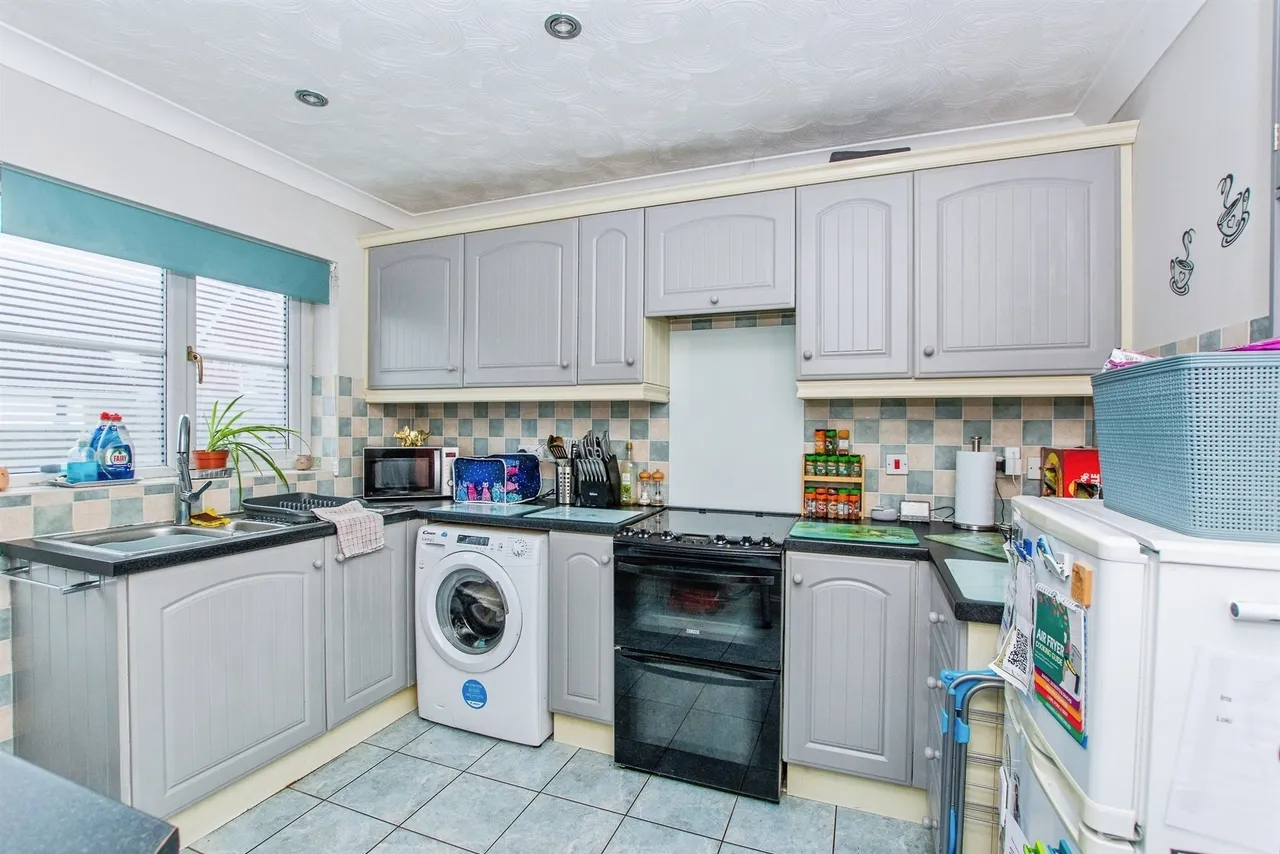2 bed house for sale — Elm Low Road, Wisbech