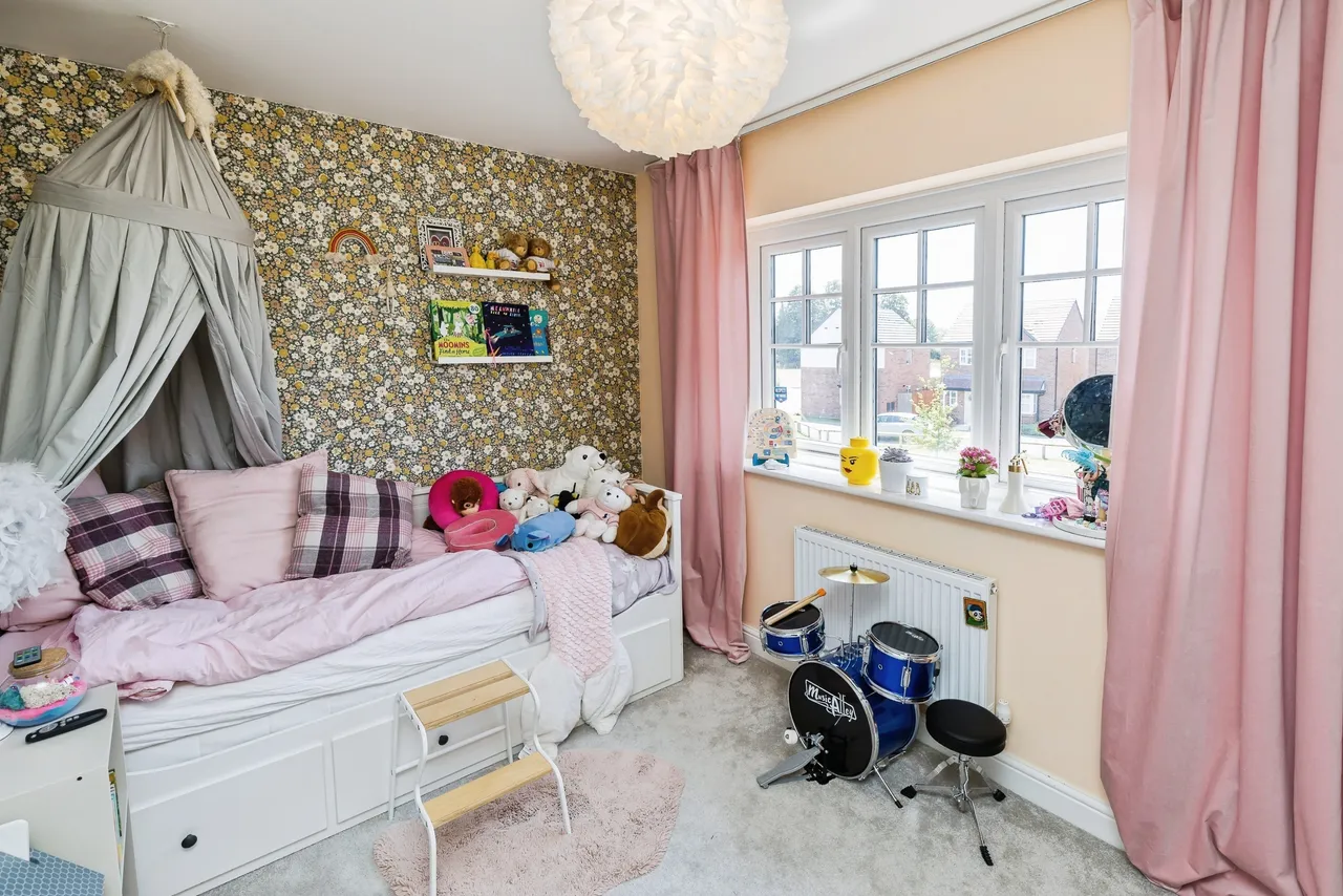Carlton Meadows, Llay, LL12, photo 18