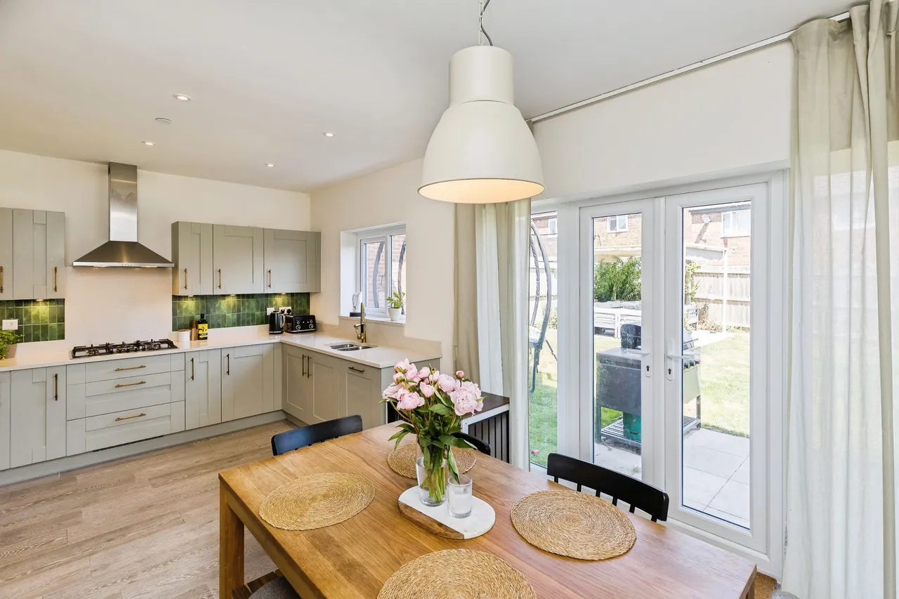 Carlton Meadows, Llay, LL12, photo 4