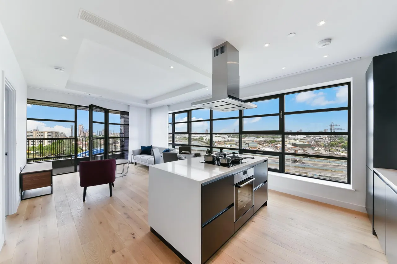 2 bed flat for sale, Bridgewater House, London City Island, E14