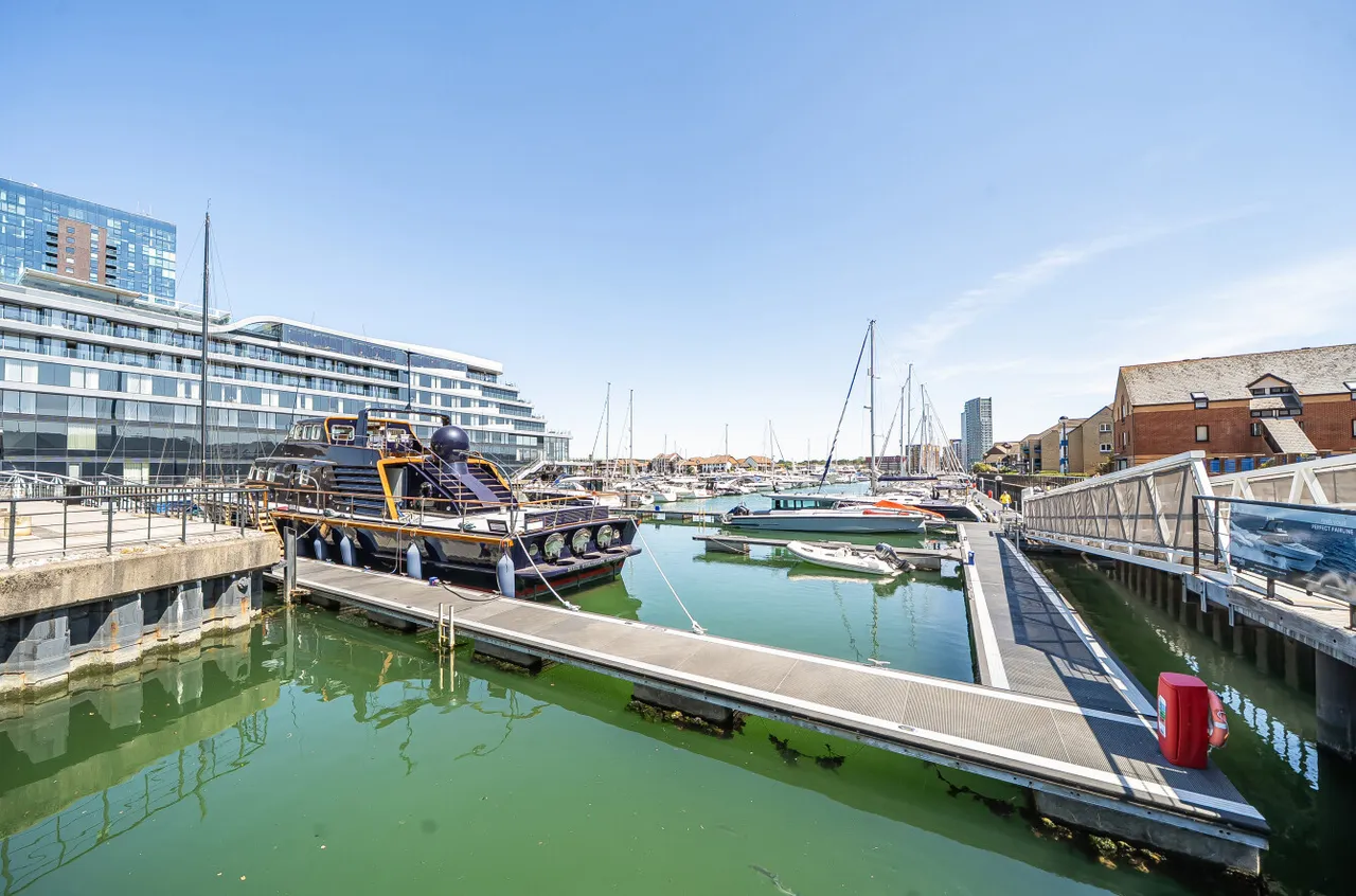 Ocean Way, Ocean Village, SO14, photo 11