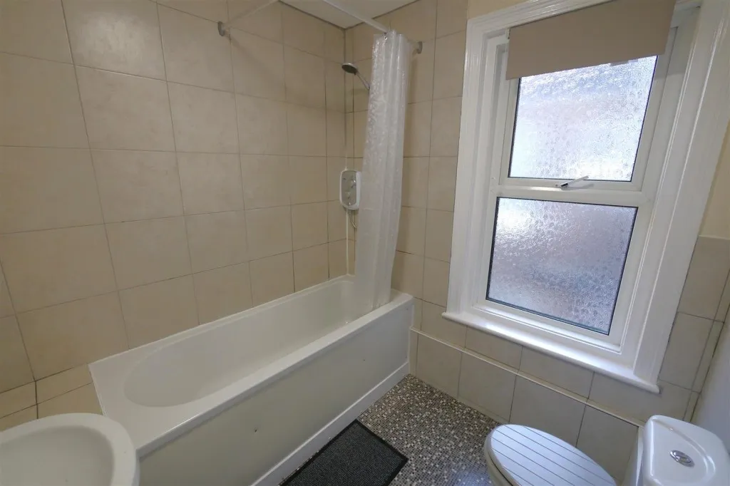 Westcourt Road, Worthing, BN14, photo 13