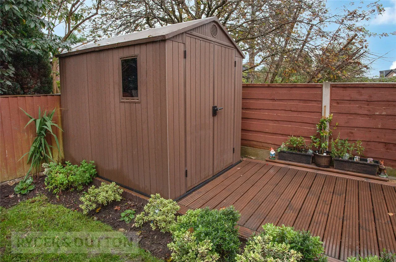 Maple Close, High Crompton, OL2, photo 19