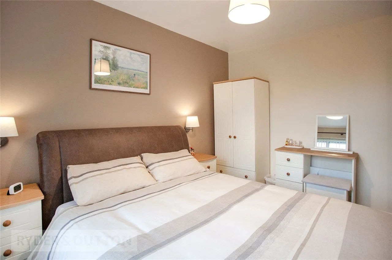 Maple Close, High Crompton, OL2, photo 12