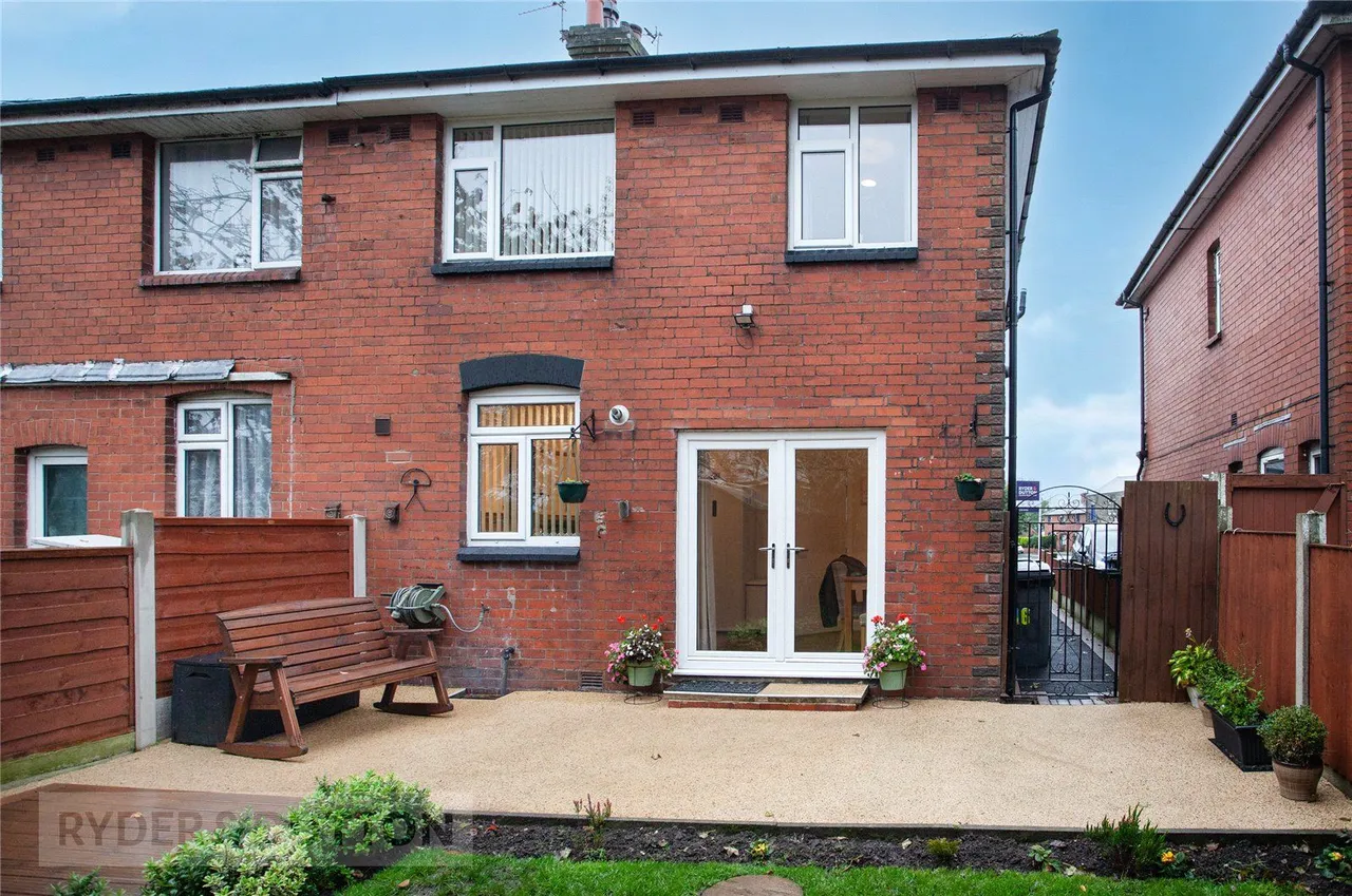 Maple Close, High Crompton, OL2, photo 21