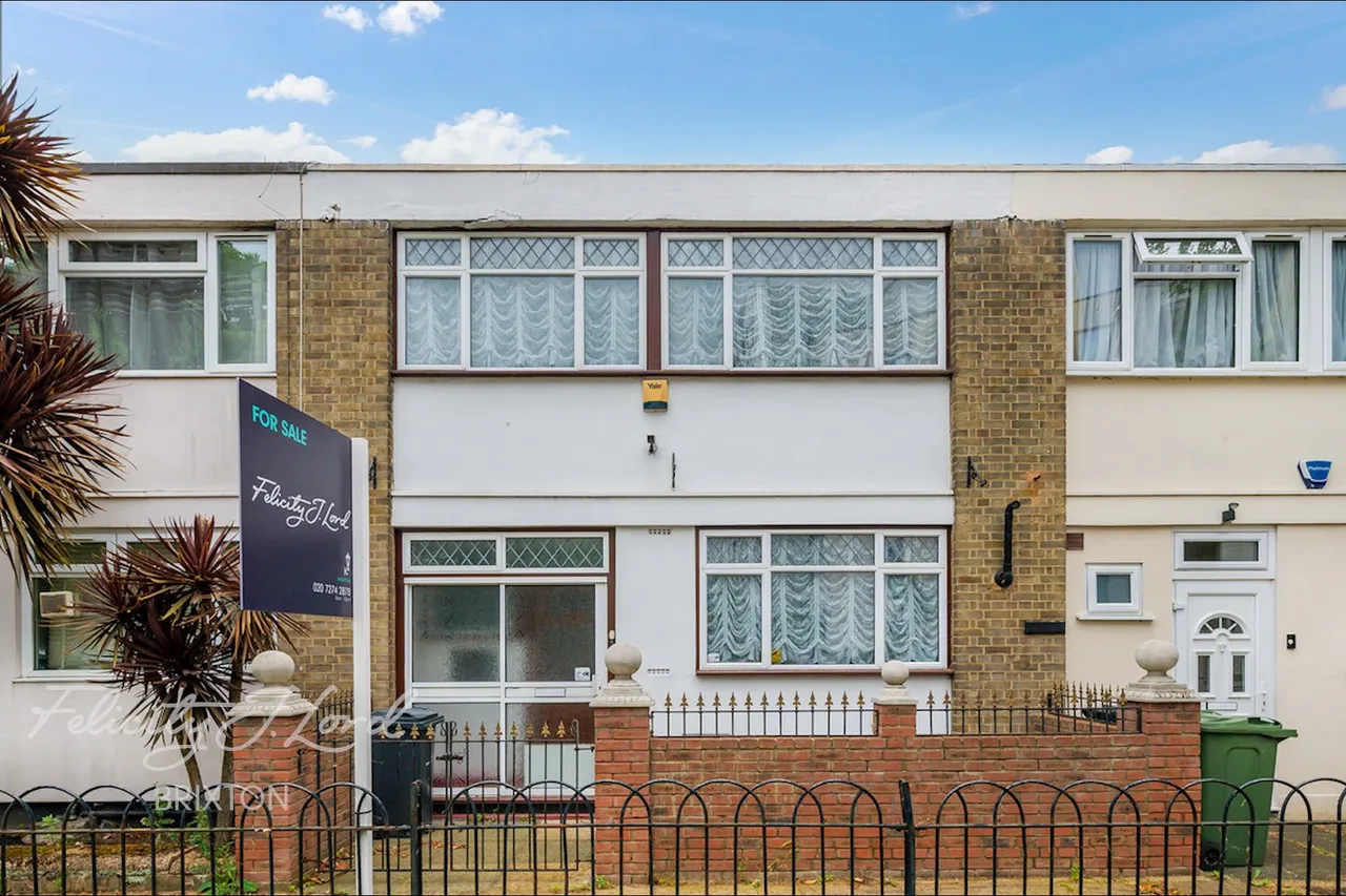 4 bed house for sale, Barrington Road, London