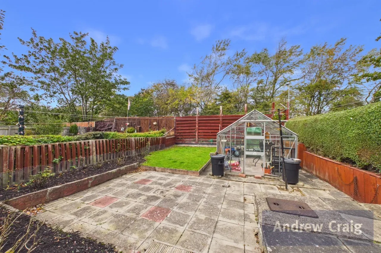 Lansbury Gardens, Wardley, NE10, photo 4