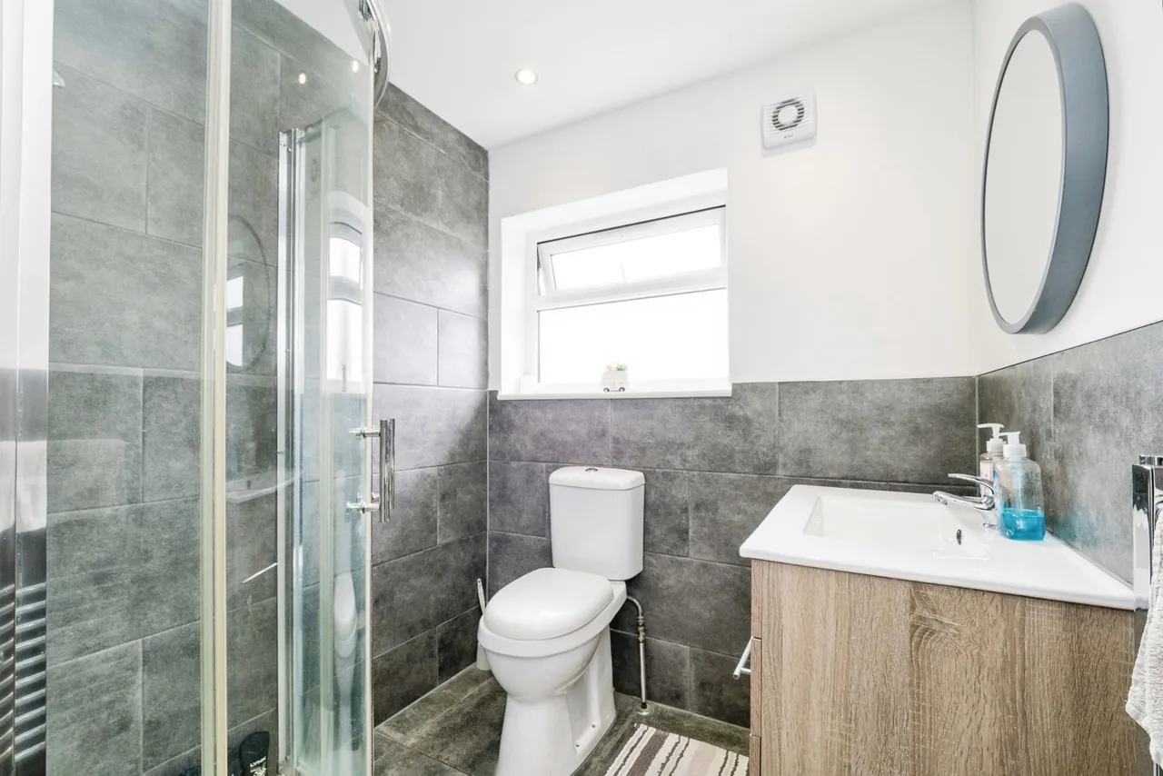 Wood Lane, Dagenham, RM8, photo 19