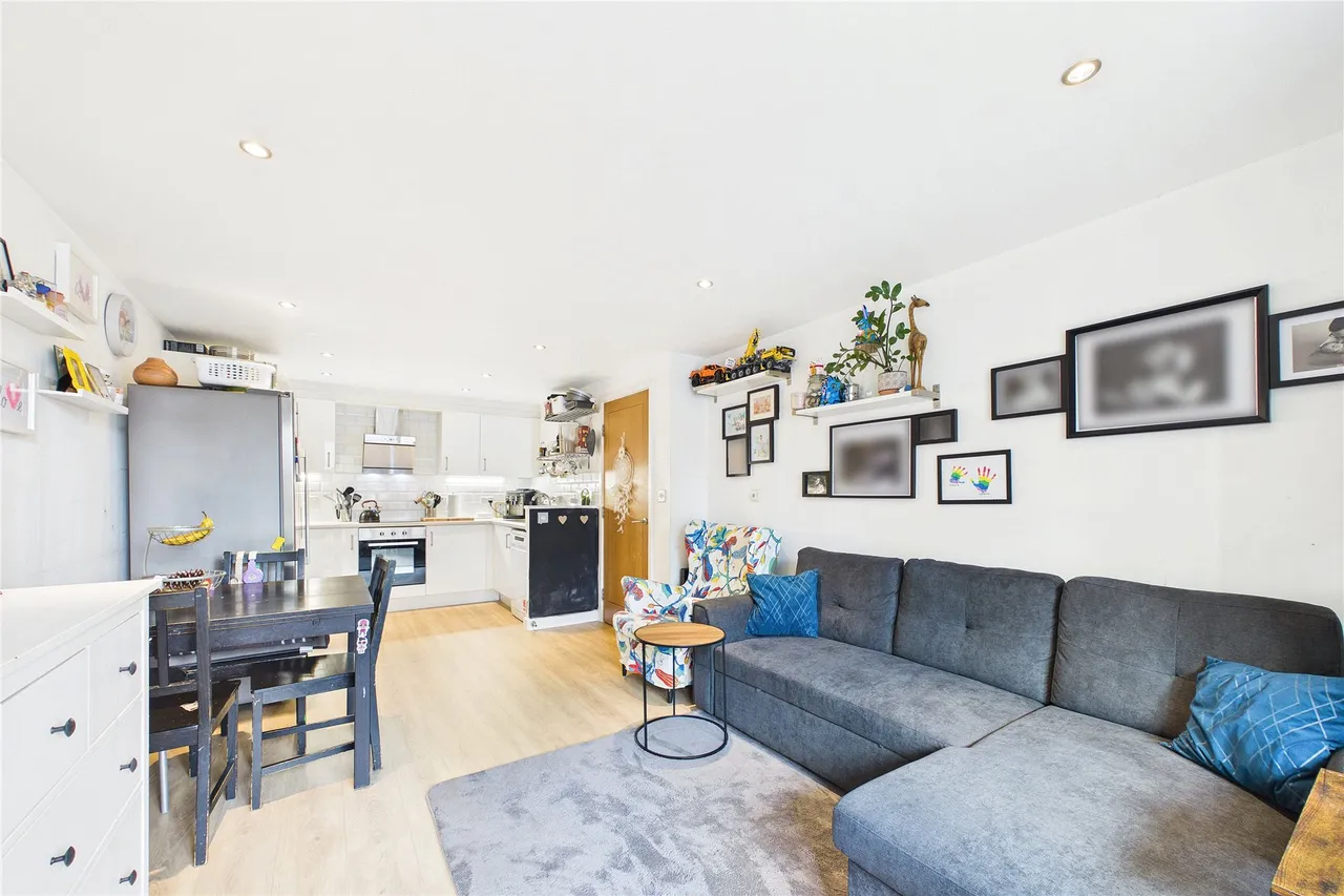 Southwell Park Road, Camberley, GU15, photo 3