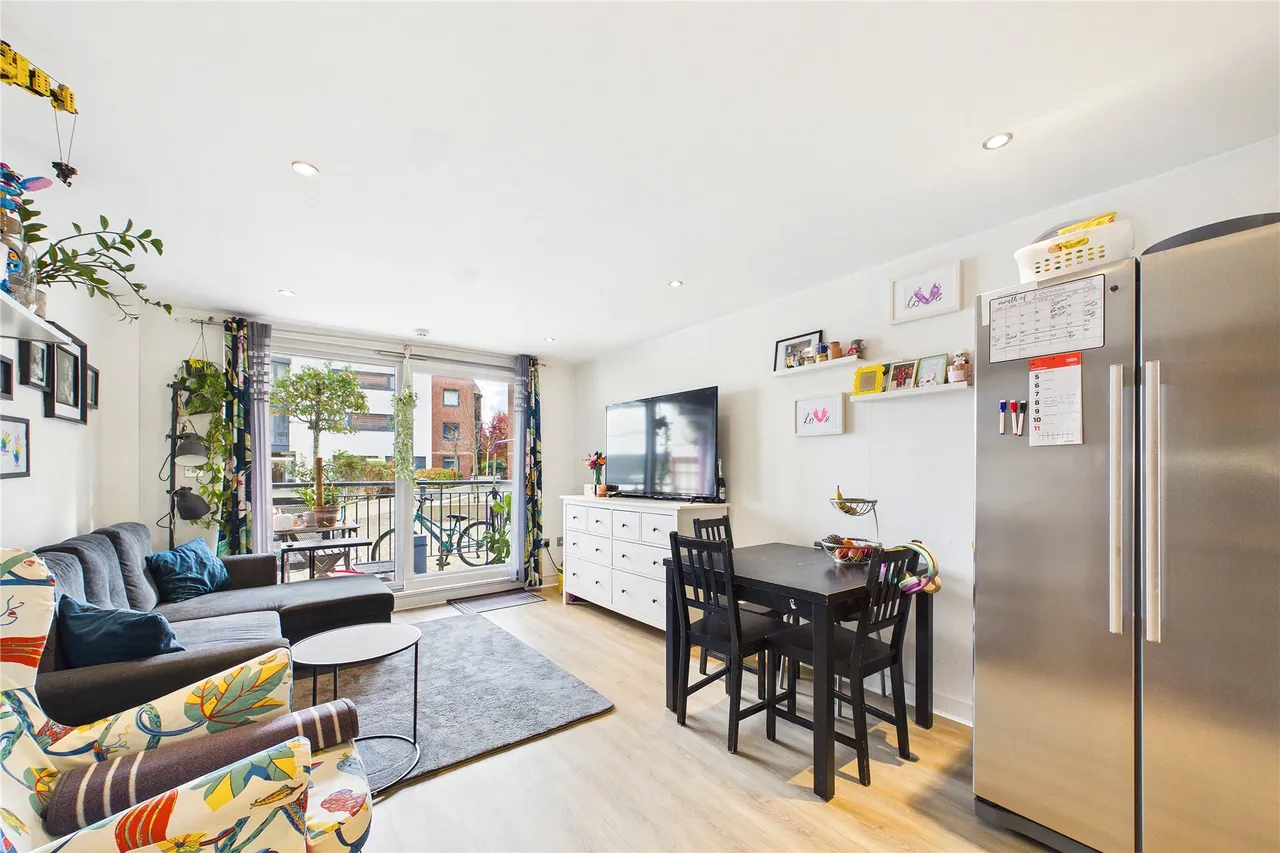 Southwell Park Road, Camberley, GU15, photo 2