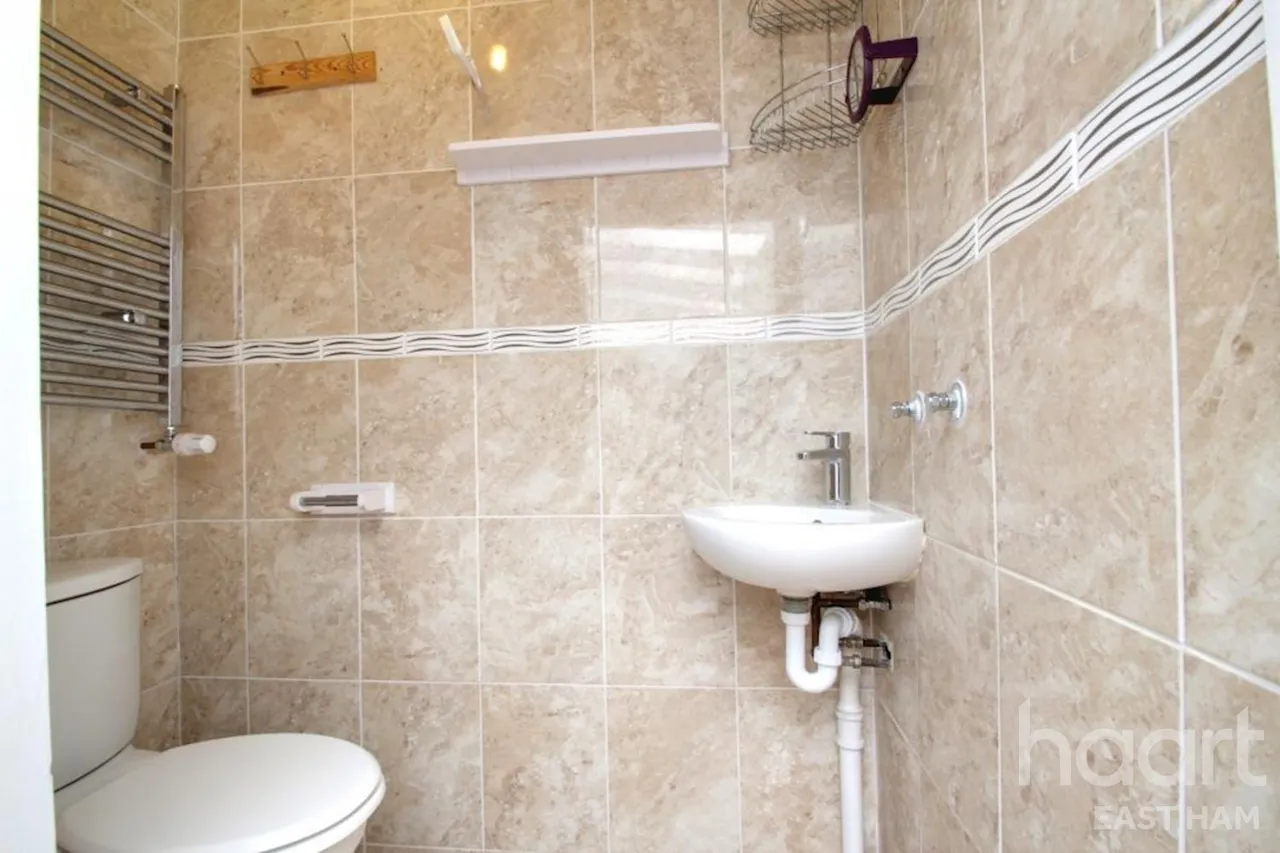 Churchill Road, E16, photo 5