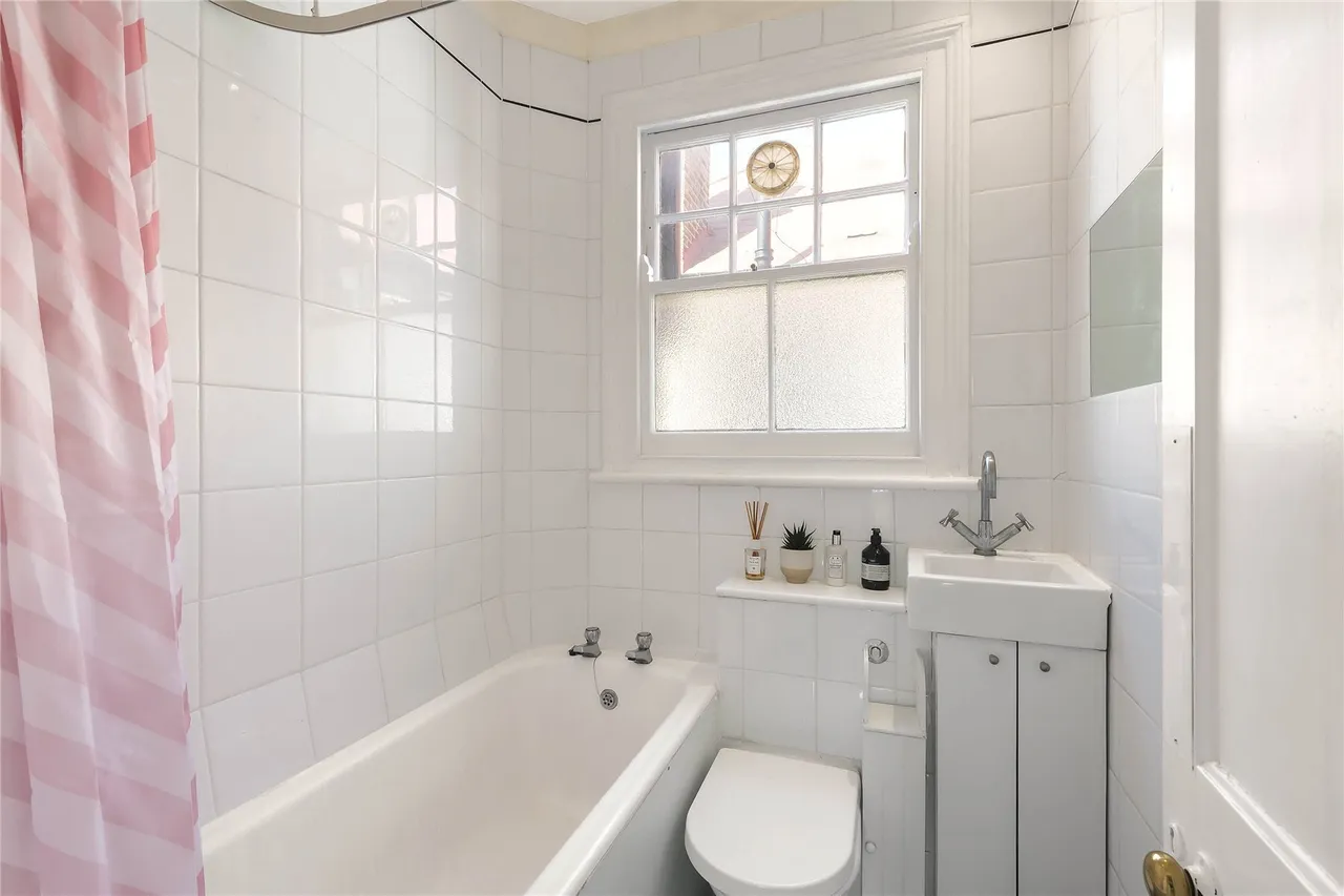 Cyril Mansions, Prince Of Wales Drive, London, SW11, photo 4