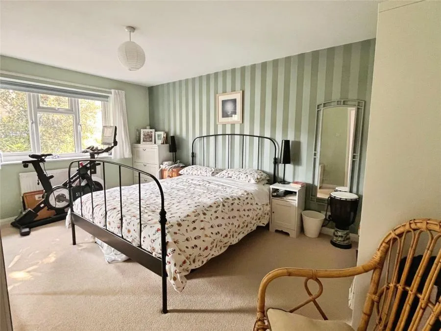The Broadway, Totland Bay, PO39, photo 8