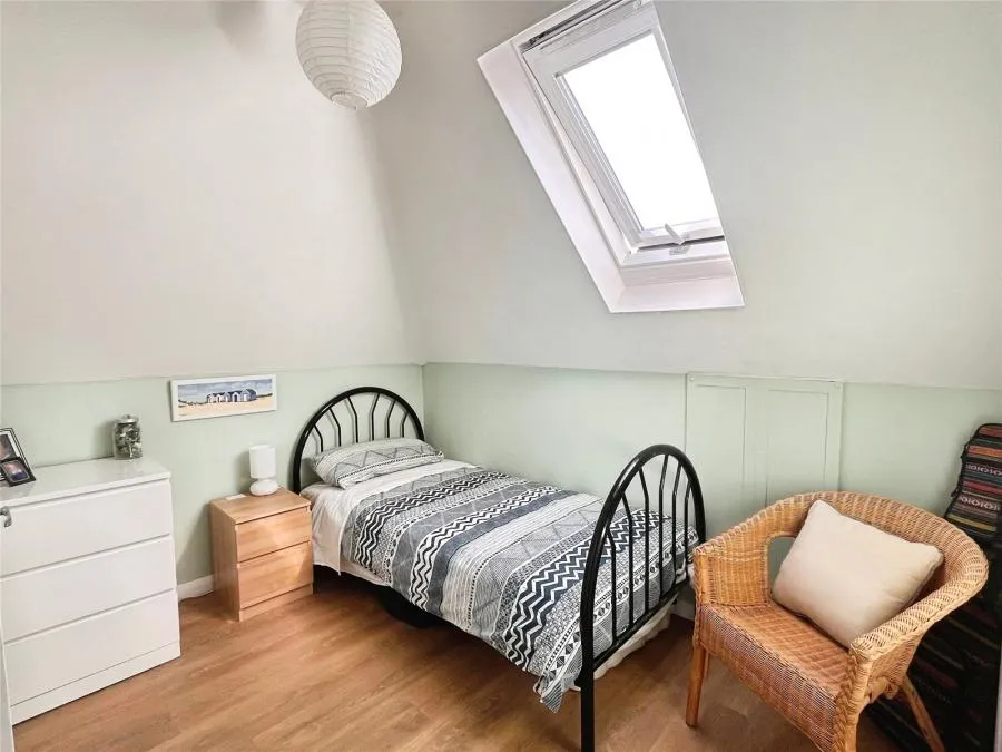 The Broadway, Totland Bay, PO39, photo 10