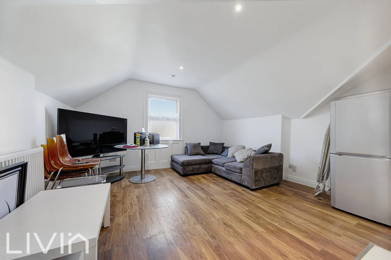 2 bed flat to rent, Birdhurst Rise, South Croydon, CR2