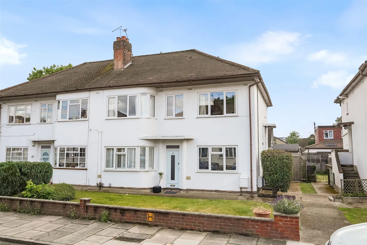 3 bed flat for sale — Fulwood Gardens, Twickenham, TW1 1EN