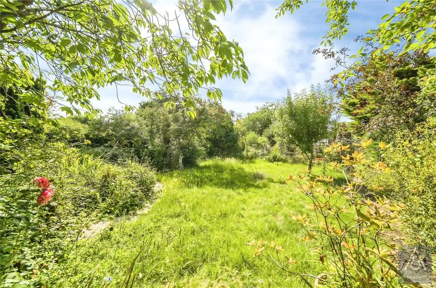 Highlands Road, Buckingham, MK18, photo 15