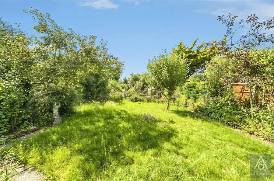 Highlands Road, Buckingham, MK18, photo 5