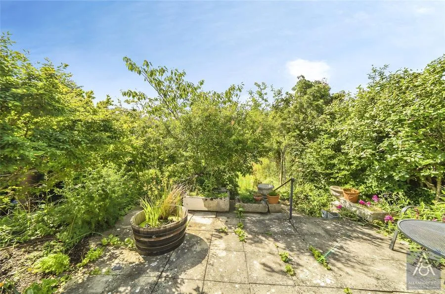 Highlands Road, Buckingham, MK18, photo 17