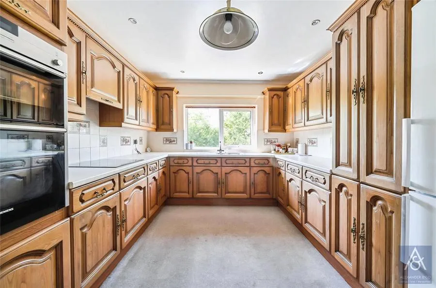 Highlands Road, Buckingham, MK18, photo 16