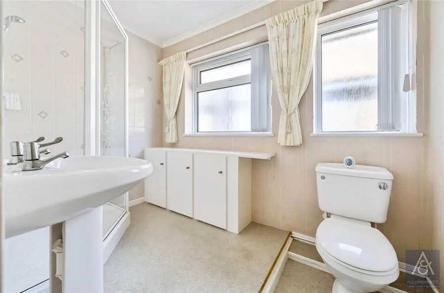 Highlands Road, Buckingham, MK18, photo 11