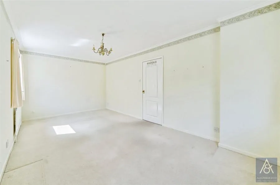 Highlands Road, Buckingham, MK18, photo 12