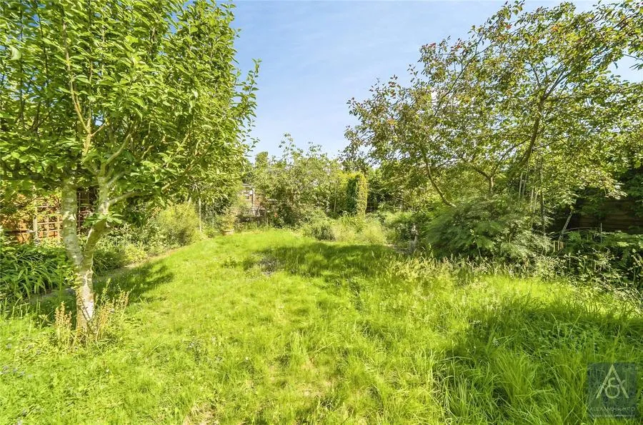 Highlands Road, Buckingham, MK18, photo 21