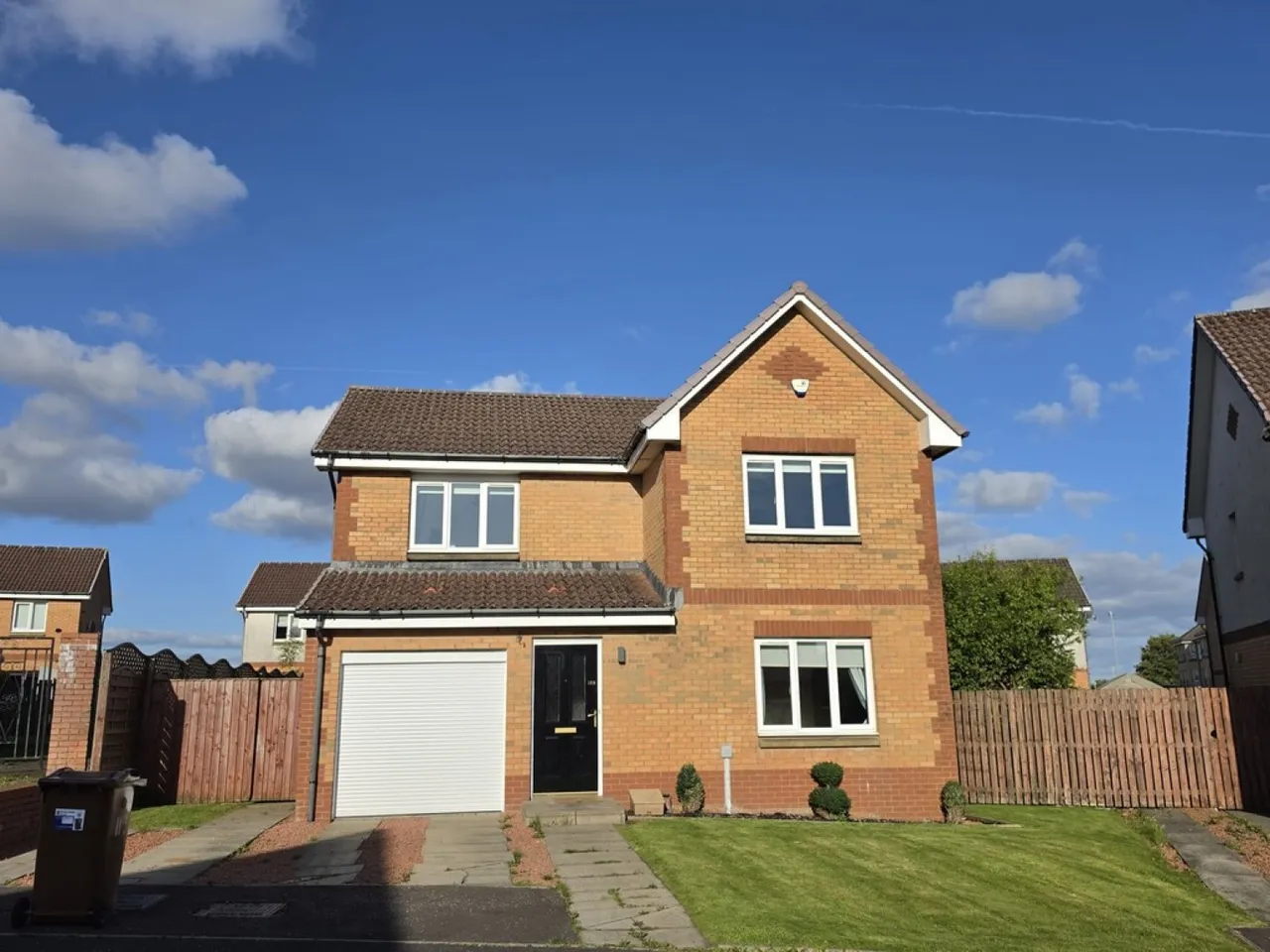 4 bed house to rent, Darnley- Whitacres, G53
