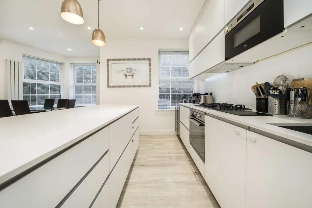 Hendon Way, London, NW2, photo 2