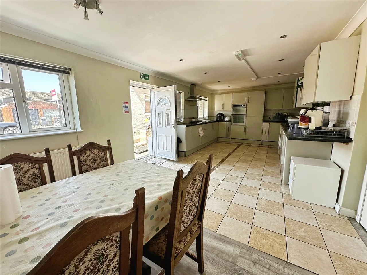 Julius Gardens, Luton, Bedfordshire, LU3, photo 5