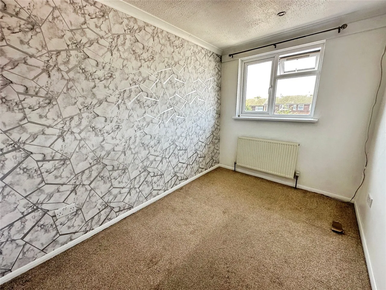 Julius Gardens, Luton, Bedfordshire, LU3, photo 13