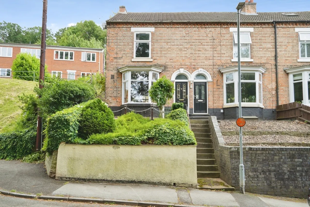 3 bed house for sale, Elms Road, Burton-on-Trent, DE15