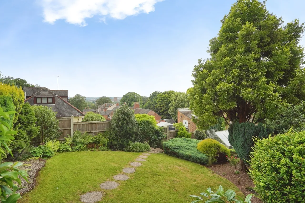 Elms Road, Burton-on-Trent, DE15, photo 2