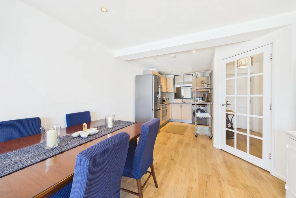 St. Martins Court, Bowness on Windermere, LA23, photo 9