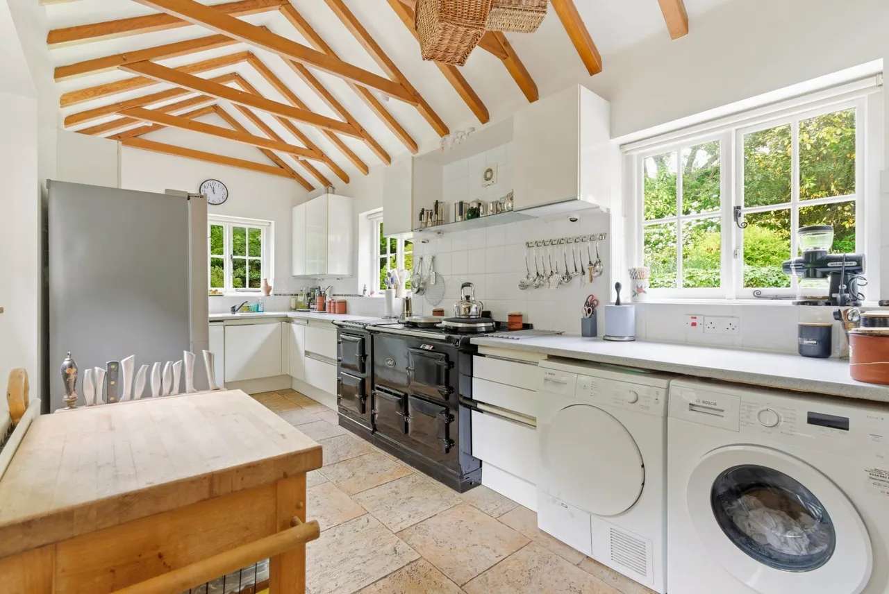 Missenden Road, Butlers Cross, photo 9