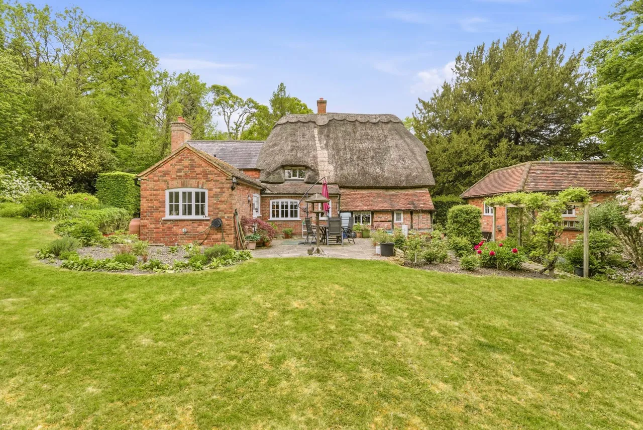 Missenden Road, Butlers Cross, photo 16
