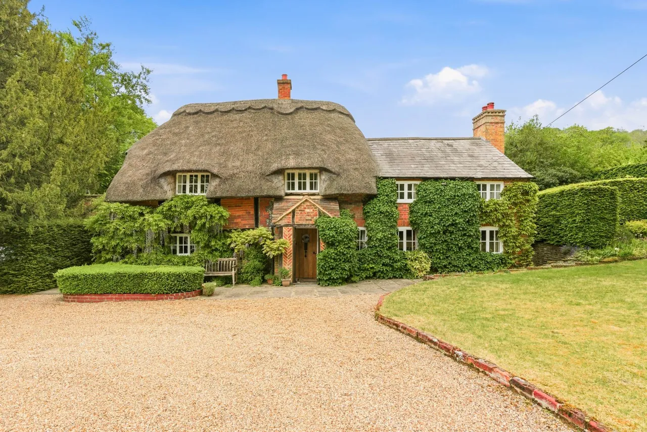 Missenden Road, Butlers Cross, photo 3