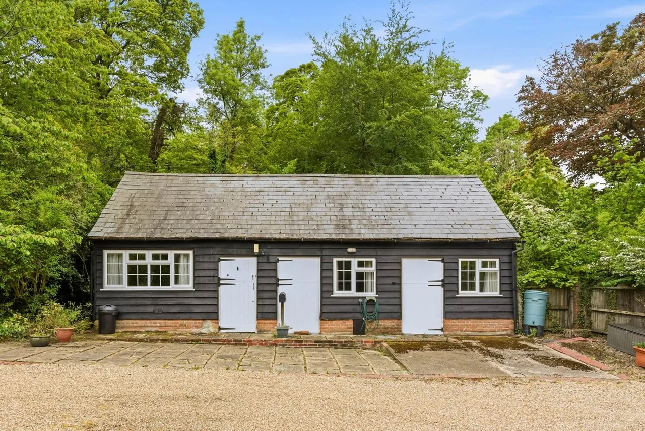 Missenden Road, Butlers Cross, photo 21