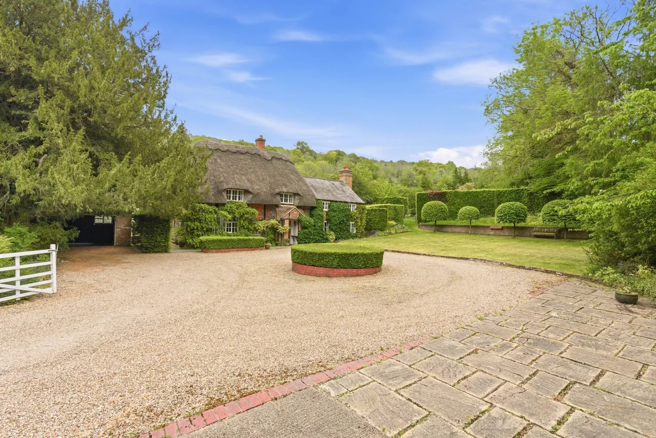 Missenden Road, Butlers Cross, photo 4