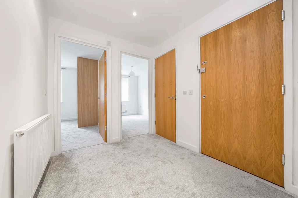 Chestlands Court, 18 Hercies Road, UB10, photo 5