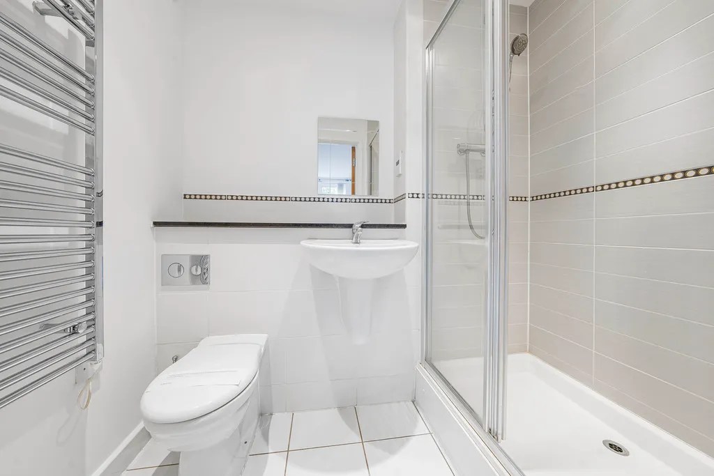 Chestlands Court, 18 Hercies Road, UB10, photo 10