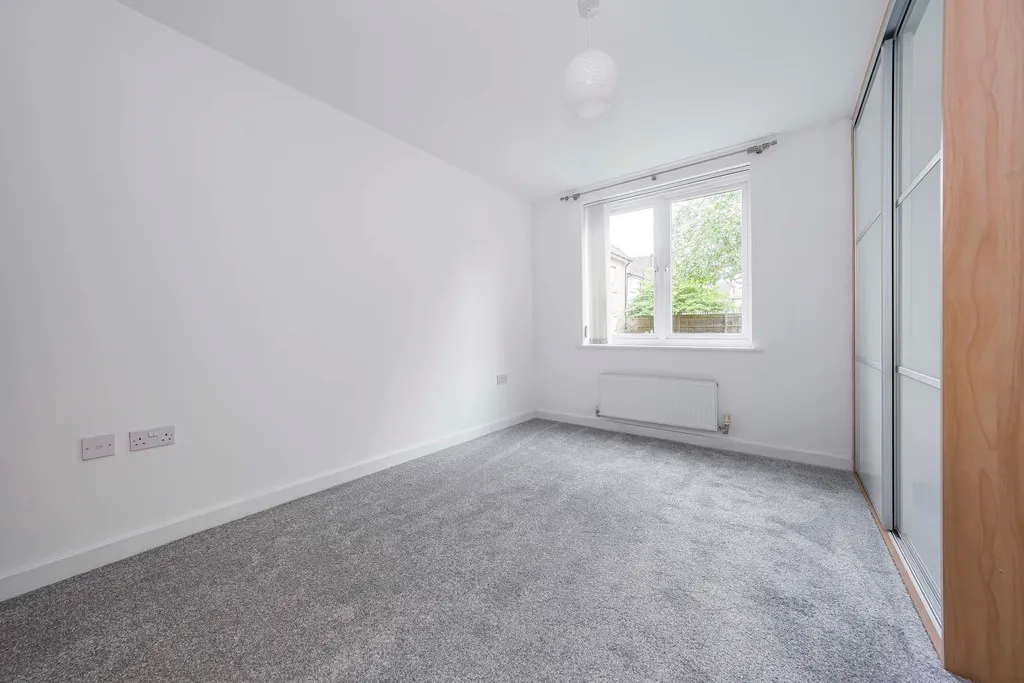 Chestlands Court, 18 Hercies Road, UB10, photo 13