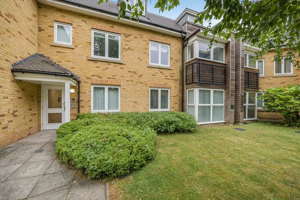 Chestlands Court, 18 Hercies Road, UB10, photo 29