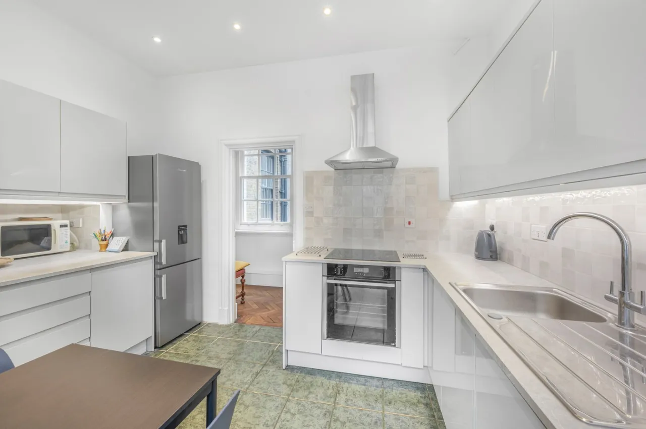 Great Portland Street, Fitzrovia, W1W, photo 4