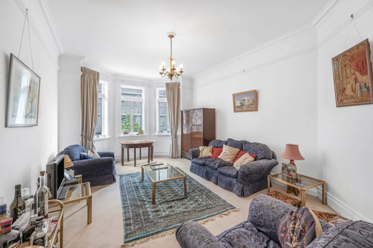 Great Portland Street, Fitzrovia, W1W, photo 3