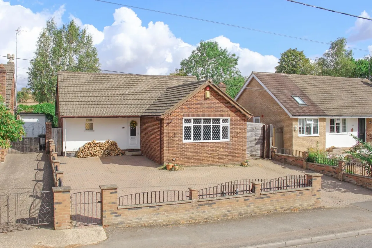 4 bed house for sale, Tilsworth Road, Stanbridge, LU7