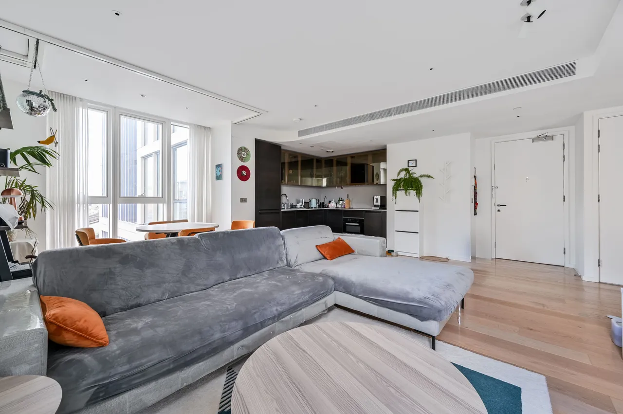 Apartment 13, The Waterson Building, Long Street, London, photo 6