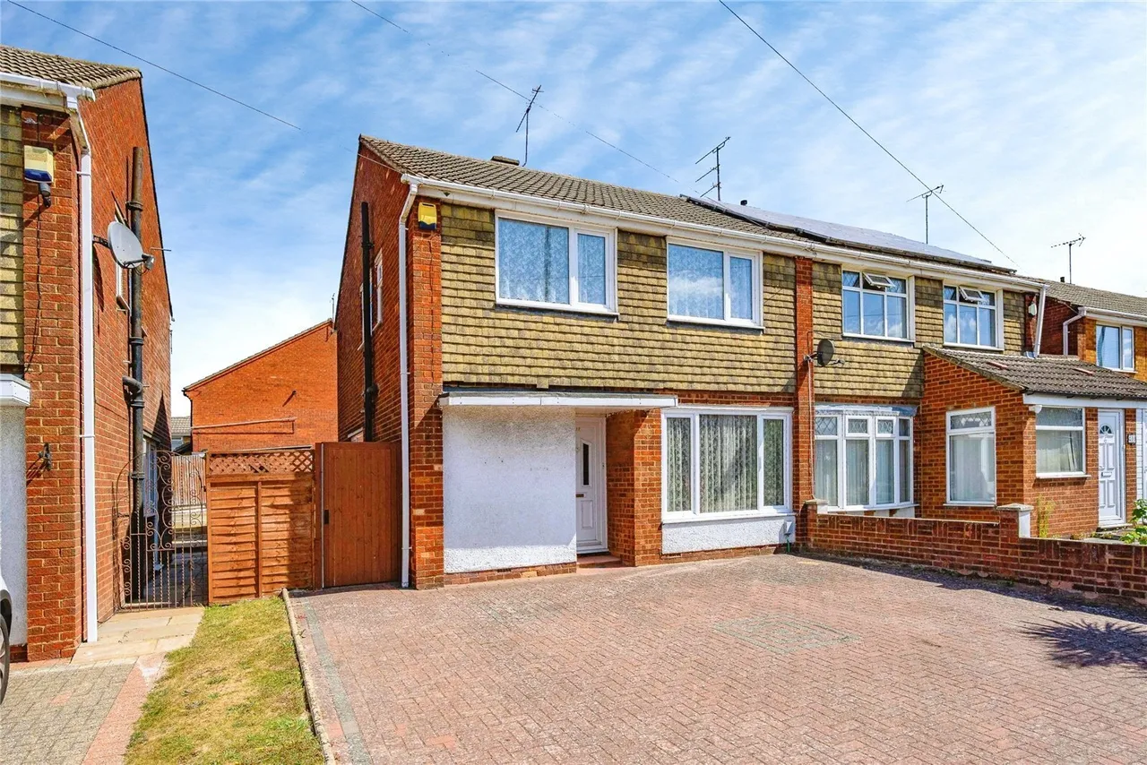 3 bed house for sale — Leagrave High Street, Luton, Bedfordshire, LU4